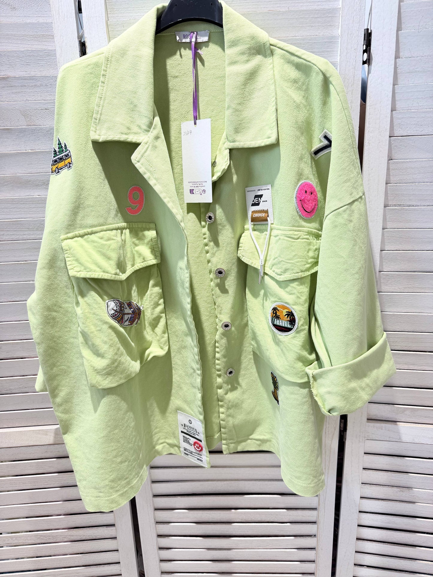 Bestickte Kurzjacke mit Taschen
