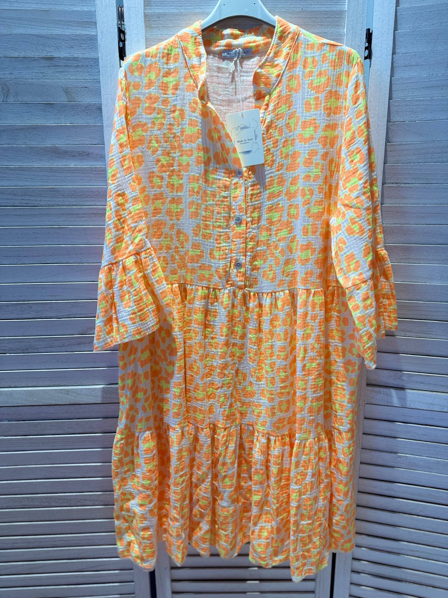 Fließendes Kleid mit ausgestellten 3/4-Ärmeln und V-Ausschnitt – A1037-1