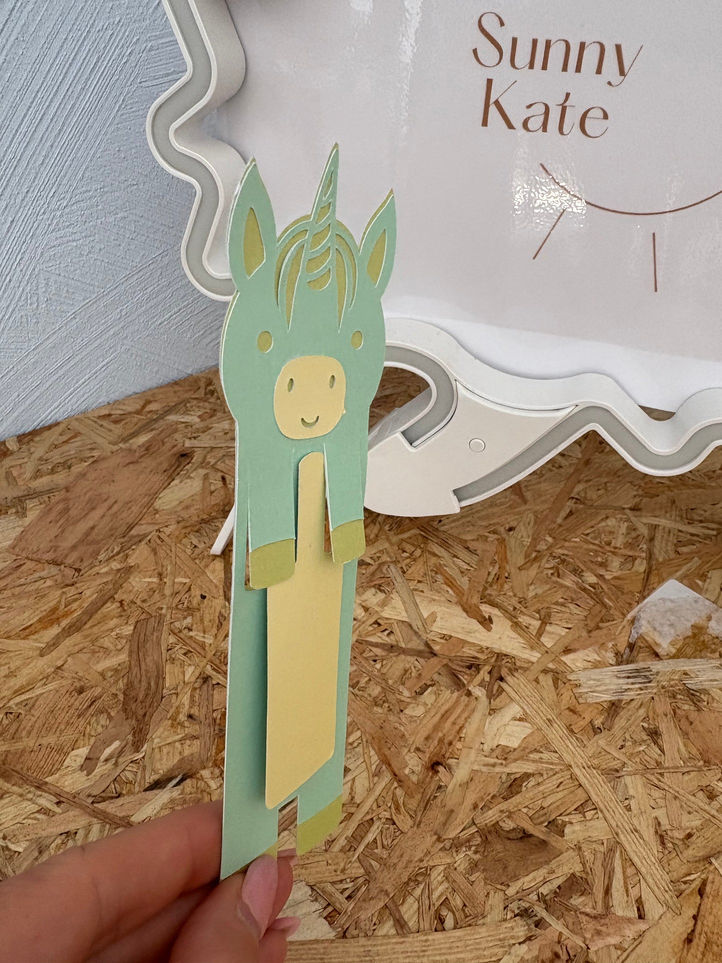 🦄 Einhorn-Lesezeichen mit Klammerfunktion – personalisierbar & handgemacht